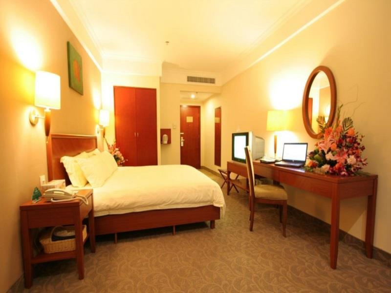 Greentree Inn Shandong Qingdao Railway Station Zhanqiao Yacht Wharf Express Zewnętrze zdjęcie