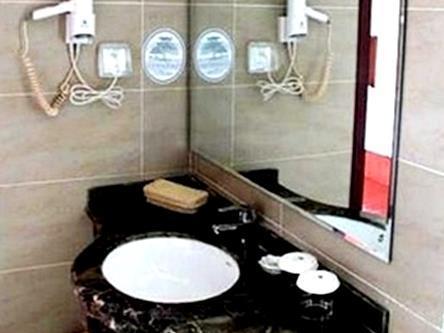 Greentree Inn Shandong Qingdao Railway Station Zhanqiao Yacht Wharf Express Zewnętrze zdjęcie