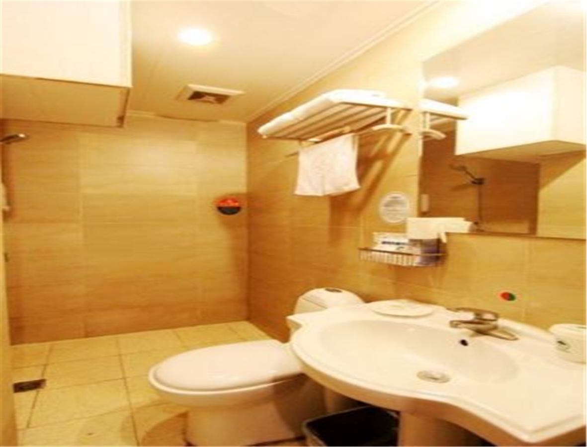 Greentree Inn Shandong Qingdao Railway Station Zhanqiao Yacht Wharf Express Zewnętrze zdjęcie